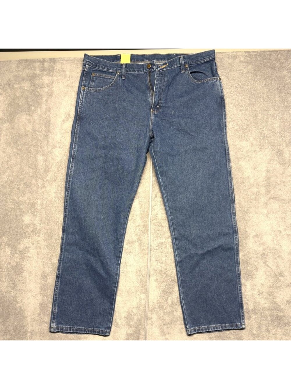 Wrangler Jeans Rugged Wear Relaxed Fit 38x30 Blue Denim Mens Casual Durable